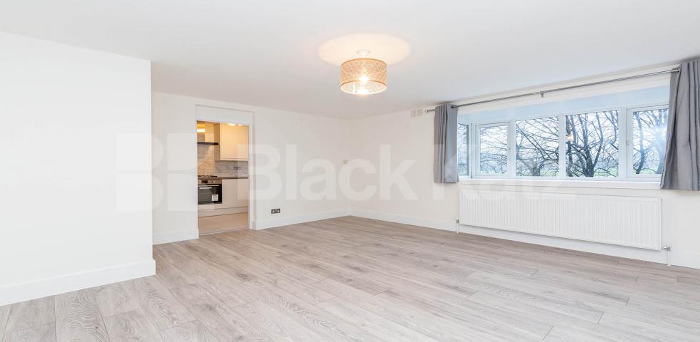 			REFURBISHED TWO BEDROOM PROPERTY , 2 Bedroom, 1 bath, 1 reception Flat			 Adolphus Road, FINSBURY PARK-MANOR HOUSE